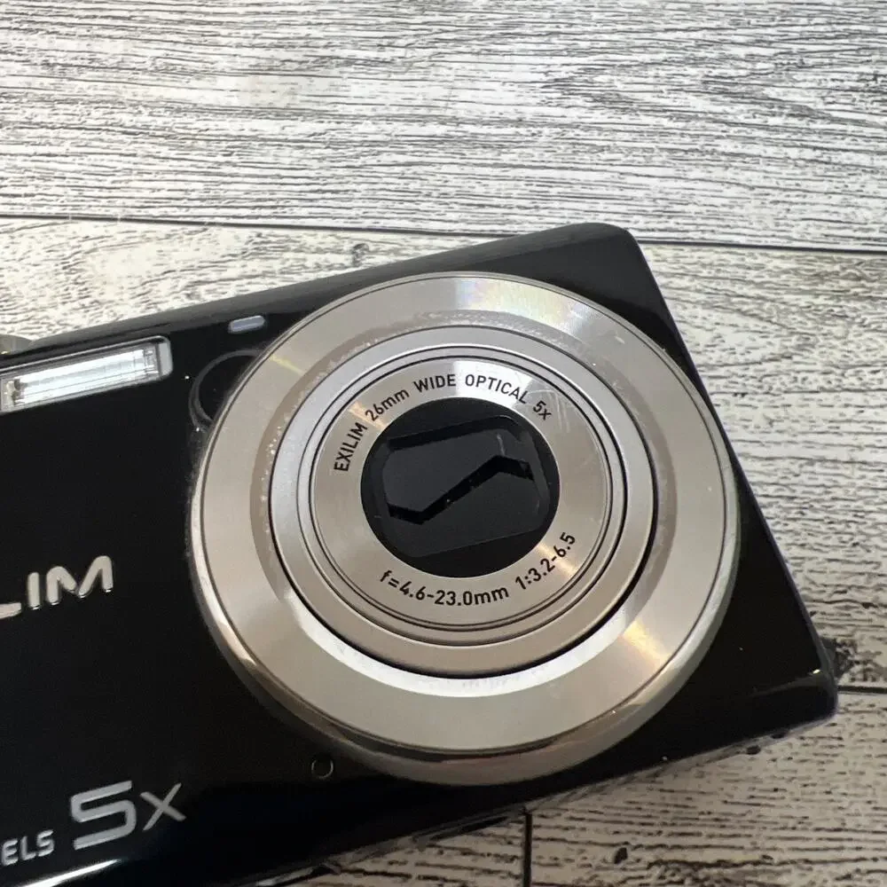 Casio EX-ZS10 Exilim 14.1 MP Digital Camera HD Movie 26MM FOR PARTS - AS IS